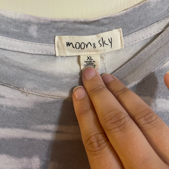 Moon and Sky gray and white stripped tee. Good condition.  Size XL - Picture 3 of 3
